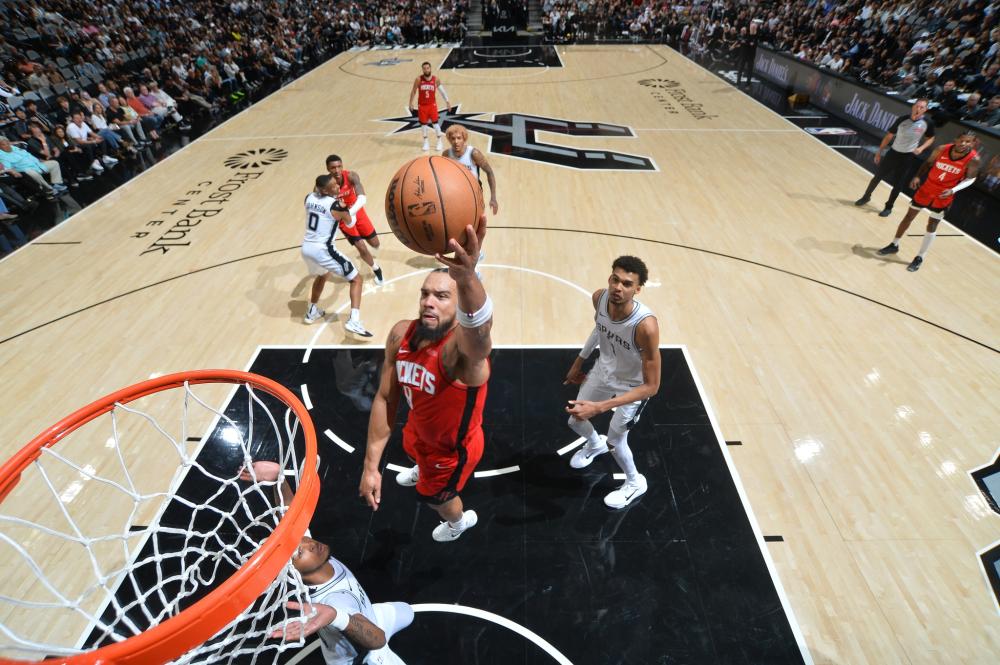 钢人抛出橄 钢人抛出橄